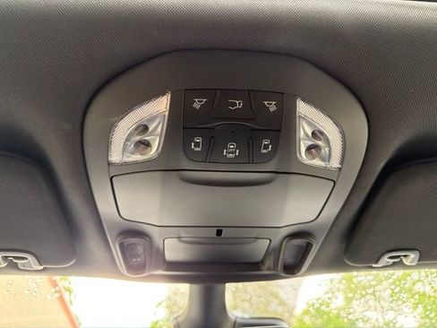 Used 2026 Chrysler Pacifica Select AWD/4WD image 37