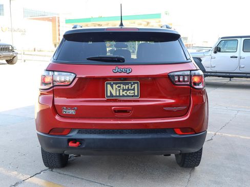 Used 2025 Jeep Compass Trailhawk AWD/4WD image 13