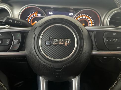 Used 2018 Jeep Wrangler Unlimited Sahara AWD/4WD image 60
