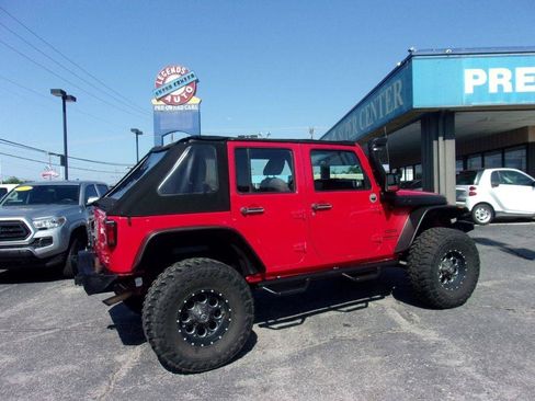 Used 2014 Jeep Wrangler Unlimited Sport w/ Connectivity Group AWD/4WD image 6