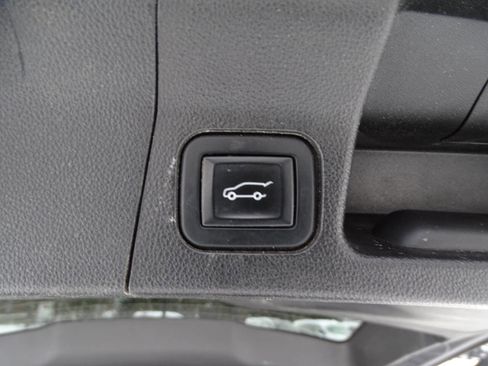 Used 2018 GMC Acadia SLT image 41