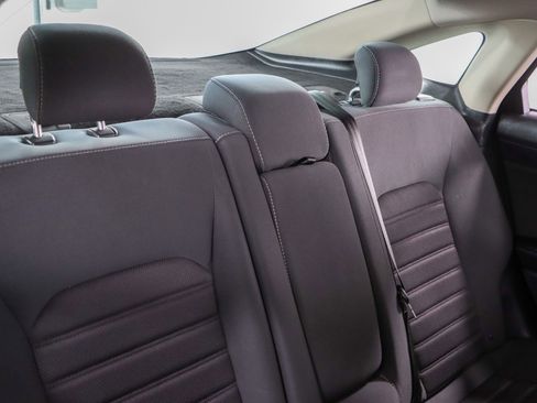 Used 2019 Ford Fusion SE image 27