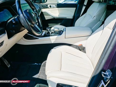 Used 2022 BMW X7 M50i AWD/4WD image 17