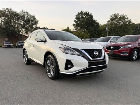 Used 2020 Nissan Murano Platinum FWD image 1