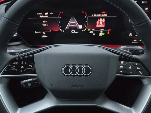 New 2025 Audi Q5 Premium image 17