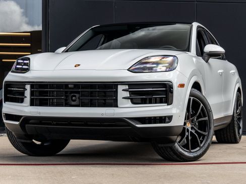 Certified 2025 Porsche Cayenne Coupe image 1