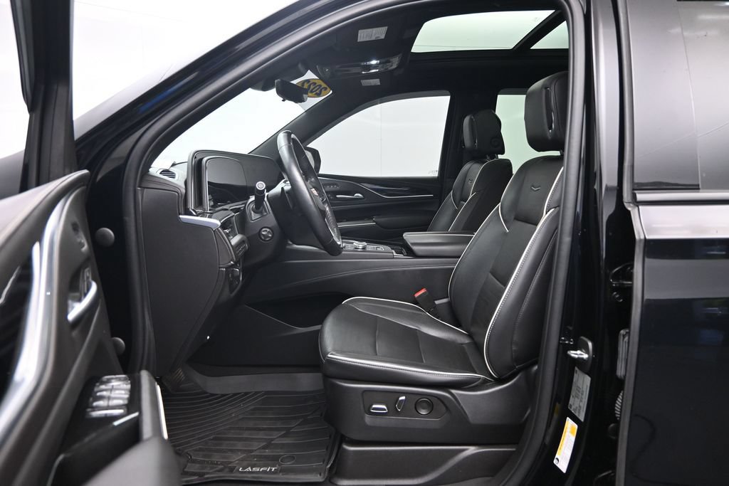 Used 2022 Cadillac Escalade Sport w/ Touring Package AWD/4WD image 24