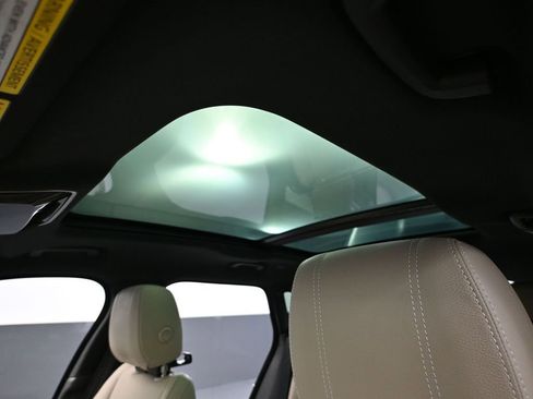 Used 2020 Land Rover Range Rover Velar R-Dynamic S image 27