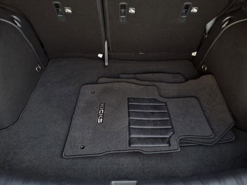 Used 2021 Nissan Kicks SR w/ SR Premium Package image 5