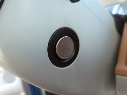 New 2025 Volkswagen ID. Buzz 1st Edition image 38