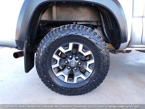 Used 2020 Toyota Tacoma TRD Off-Road image 48