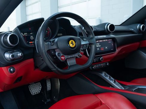 Used 2019 Ferrari Portofino image 32