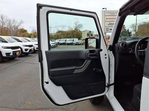 Certified 2018 Jeep Wrangler Sport image 23