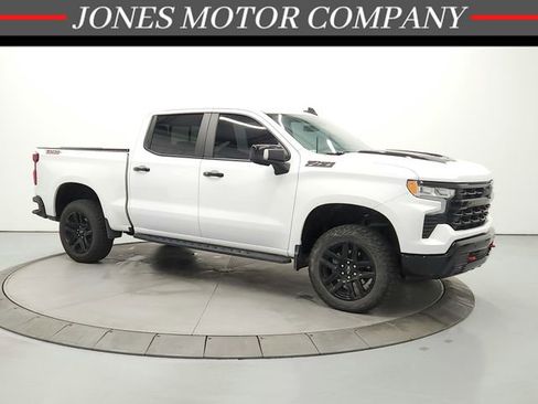 Used 2024 Chevrolet Silverado 1500 LT Trail Boss w/ LT Trail Boss Premium Package image 1