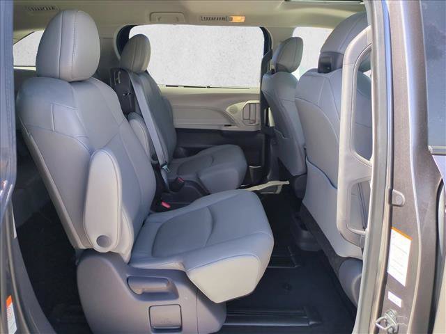 Used 2021 Toyota Sienna XLE FWD image 20