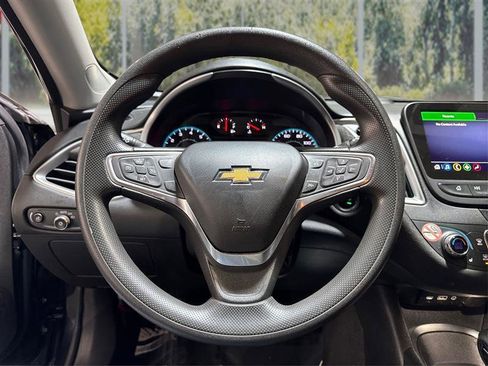 Used 2022 Chevrolet Malibu LT image 17