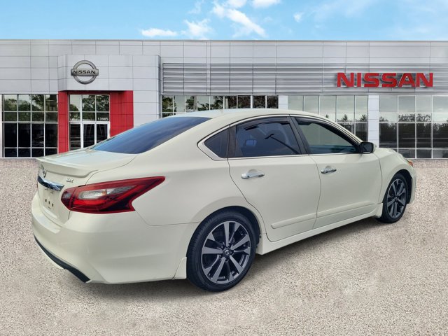 Certified 2017 Nissan Altima 2.5 SR FWD image 2