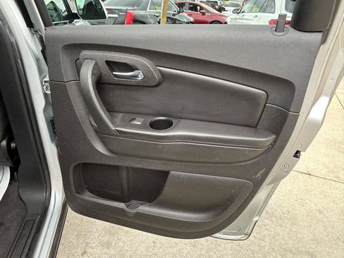Used 2011 Chevrolet Traverse LT w/ Personal Connectivity Package FWD image 16