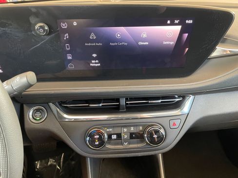 Used 2025 Buick Envista Preferred image 21