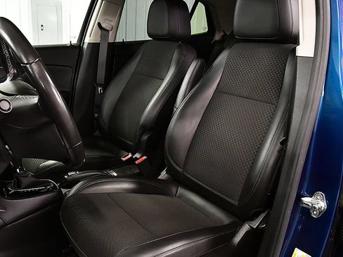 Used 2020 Buick Encore Preferred AWD/4WD image 25