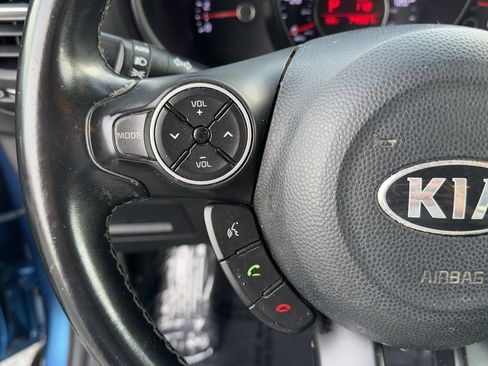 Used 2018 Kia Soul + image 19