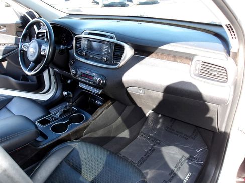 Used 2016 Kia Sorento EX w/ EX Premium Package image 13