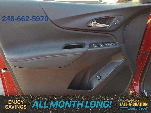 Used 2023 Chevrolet Equinox RS image 2