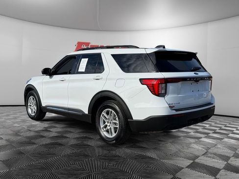Certified 2025 Ford Explorer Active image 3