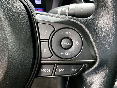 Used 2022 Toyota Corolla LE image 24