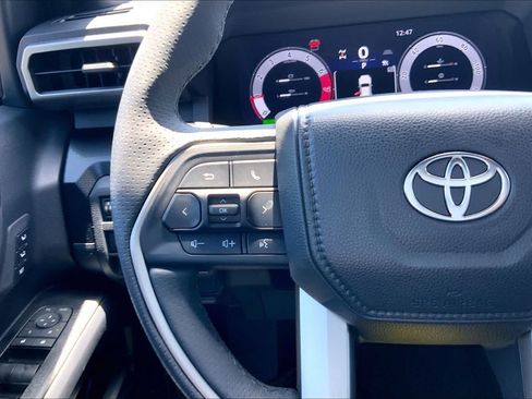 Used 2025 Toyota 4Runner Limited AWD/4WD image 24
