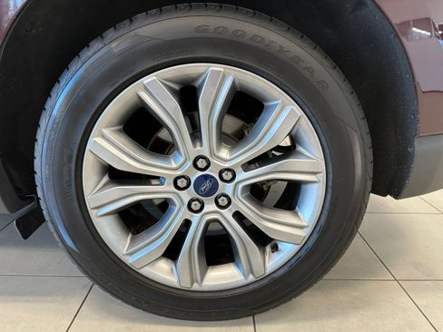 Used 2019 Ford Edge Titanium w/ Cold Weather Package image 8