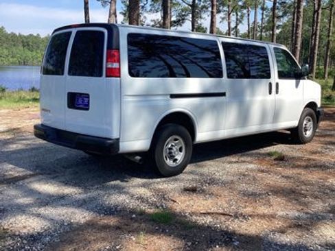 Used 2022 Chevrolet Express 3500 LS image 2
