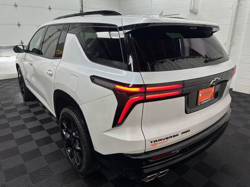 Used 2025 Chevrolet Traverse RS w/ LPO, Floor Liner Package AWD/4WD image 7