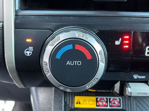 Used 2025 Toyota Tacoma TRD Sport w/ TRD Sport Upgrade Package image 28