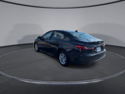 Used 2025 Toyota Camry LE FWD image 8