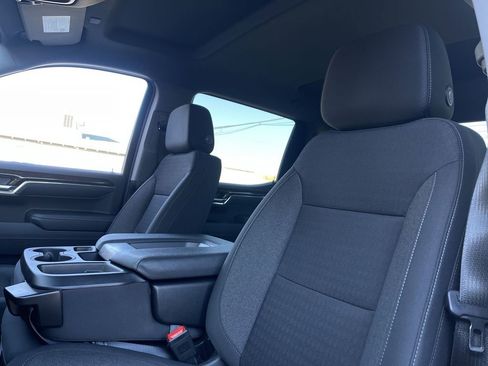 Used 2024 GMC Sierra 1500 Elevation image 19