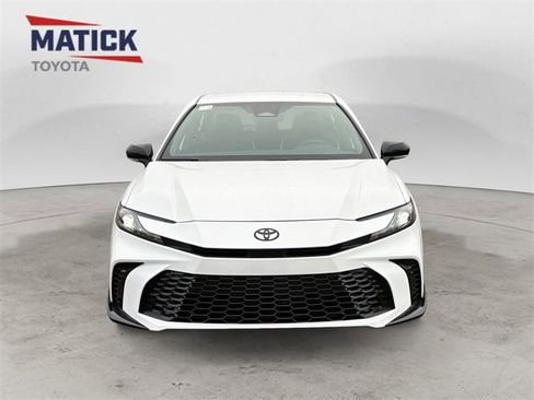 New 2026 Toyota Camry Hybrid image 2