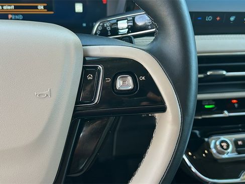 Used 2025 Lincoln Corsair Reserve w/ Jet Appearance Package image 18