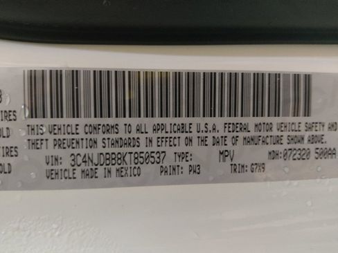 Used 2019 Jeep Compass Latitude w/ Cold Weather Group image 33