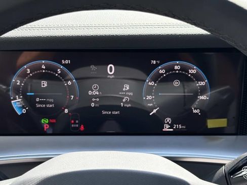 New 2026 Volkswagen Tiguan SE R-Line FWD image 23
