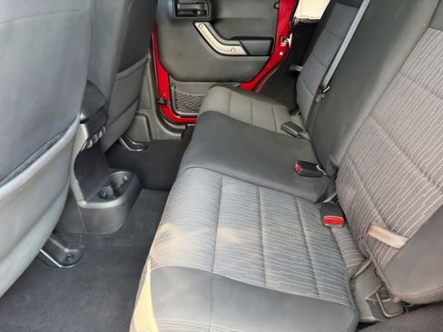 Used 2012 Jeep Wrangler Unlimited Sport image 13