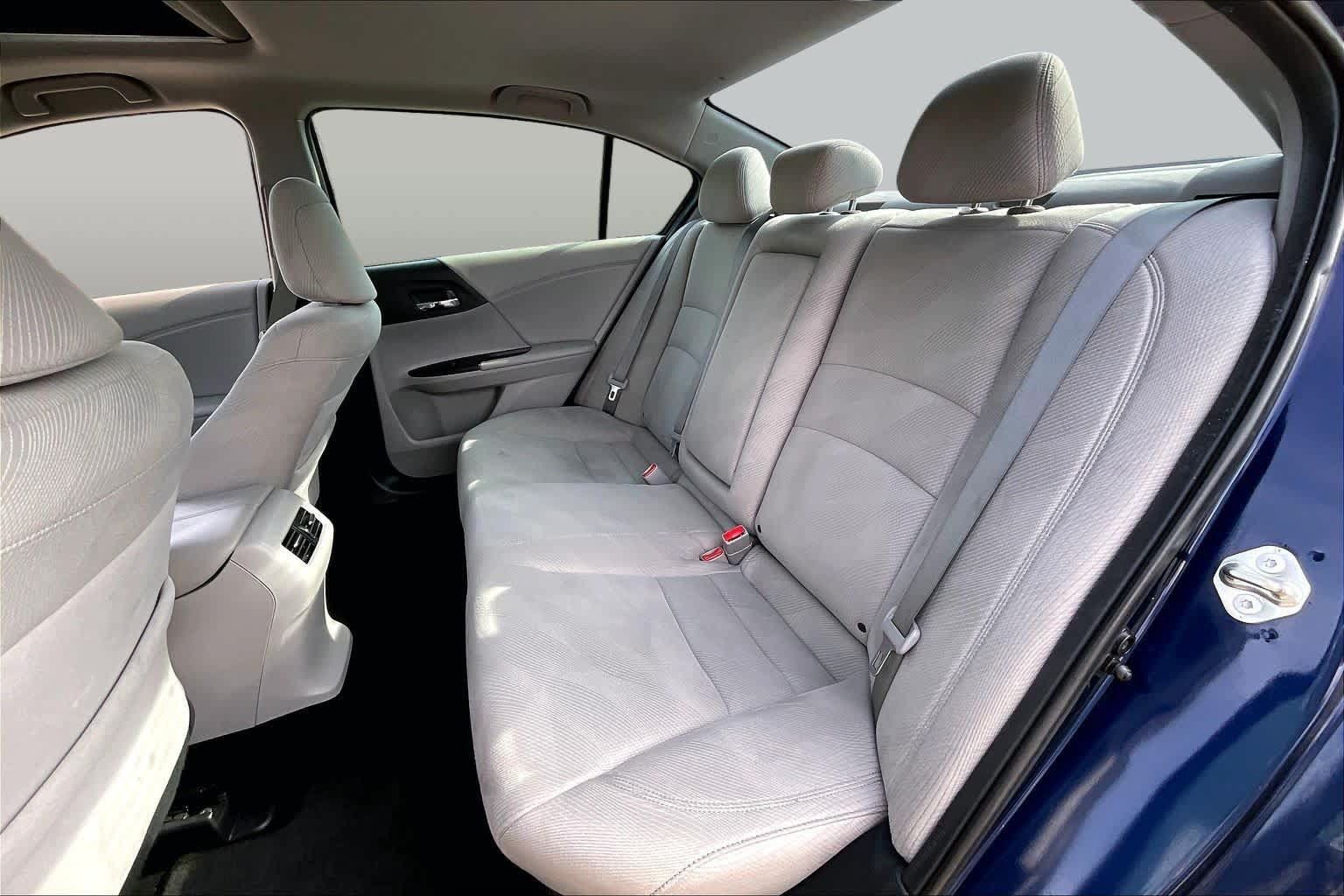 Used 2017 Honda Accord EX image 19