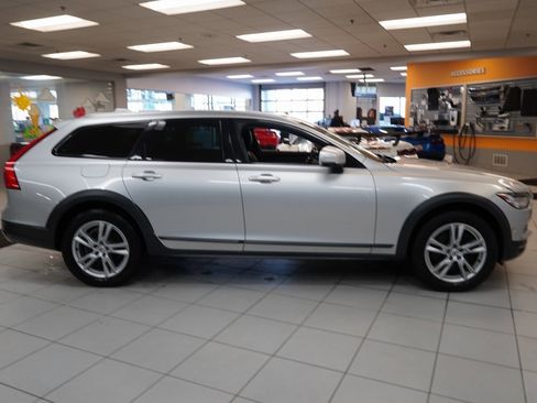 Used 2018 Volvo V90 T5 Cross Country w/ Convenience Package image 14