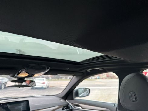 Used 2019 BMW 530e w/ Convenience Package RWD image 30