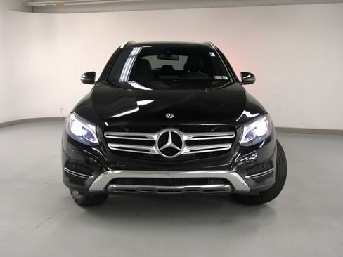 Used 2019 Mercedes-Benz GLC 300 4MATIC image 3