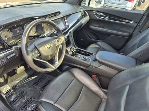 Used 2020 Cadillac XT6 Premium Luxury FWD image 22