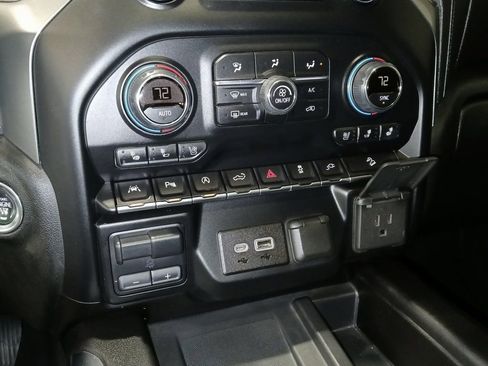 Certified 2019 Chevrolet Silverado 1500 LTZ w/ LTZ Plus Package image 20