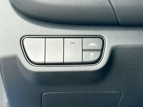 Used 2021 Kia Seltos SX w/ SX Sunroof Package AWD/4WD image 16