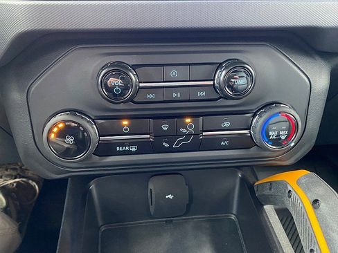 Certified 2024 Ford Bronco Badlands image 42