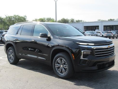 New 2026 Chevrolet Traverse LT image 3